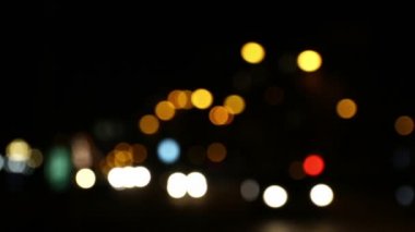 Ufuk trafik ışıkları gece şehir yolun
