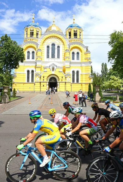 Їзда на велосипеді: Горизонт парк гонки жінки виклик в Києві — стокове фото