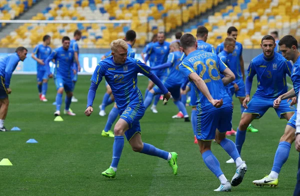 Kiev, Ukrayna Milli Futbol takımının oturum eğitim — Stok fotoğraf