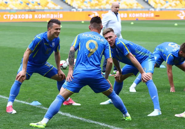 Training sessie van nationale voetbalelftal van Oekraïne in Kiev — Stockfoto