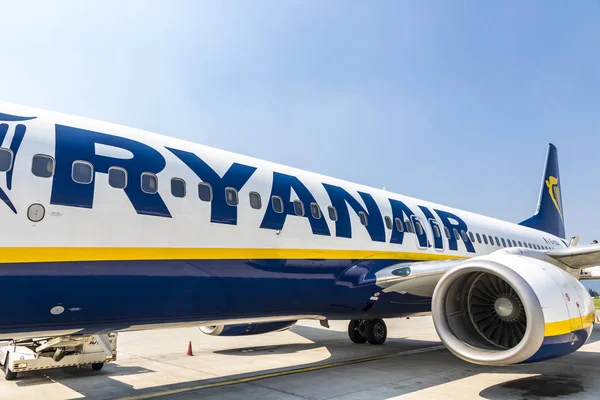 Boeing 737-8AS (LiguAir) Aeroporto di Bergamo — Foto Stock