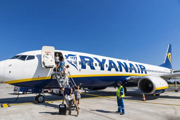 Boeing 737-8AS (mbH Air), in Aeroporto di Bordeaux-Merignac — Foto Stock