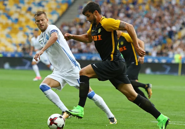 Ligue des champions de l'UEFA : FC Dynamo Kiev v Jeunes garçons — Photo