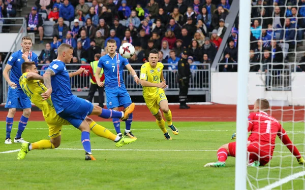 Copa del Mundo 2018 Clasificación: Islandia v Ucrania en Reikiavik —  Fotos de Stock