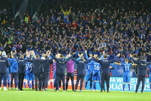 Světa ve fotbale 2018 oprávněné: Iceland v Ukrajině v Reykjavíku — Stock fotografie