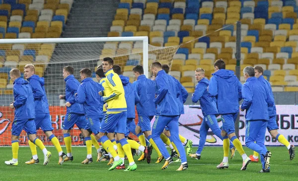 World Cup kvalet: Ukraina v Kroatien i Kiev. Före match — Stockfoto