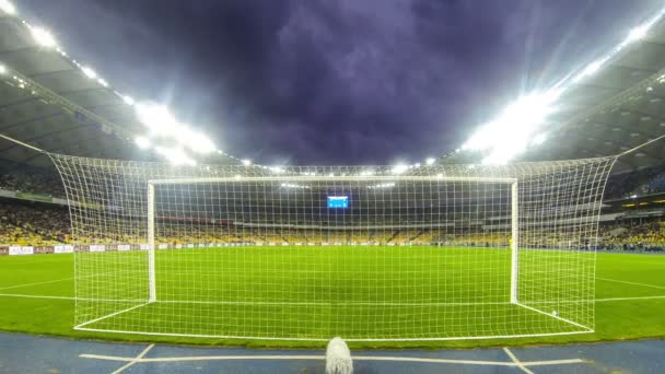 Ucraniano Premier League jogo FC Dynamo Kyiv v Zorya — Vídeo de Stock