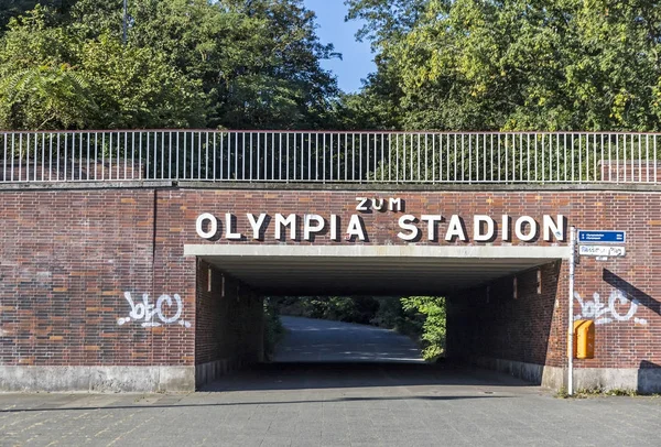 Станция метро Olympiastadion в Берлине, Германия — стоковое фото