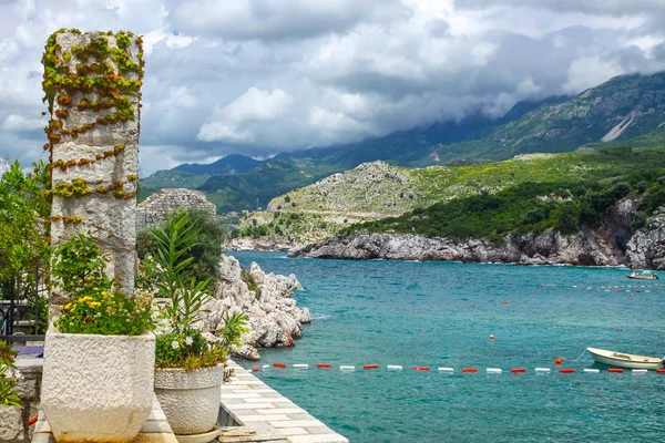 Mar Adriático, Playa de Przno, Milocer, Montenegro — Foto de Stock