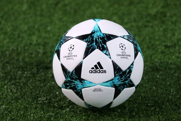 Officiella Uefa Champions League matchboll — Stockfoto