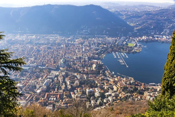 Havadan görünümü şehir Como Lake Como, İtalya — Stok fotoğraf