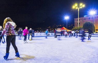 Como, İtalya'da adil Noel buz pateni pisti buz
