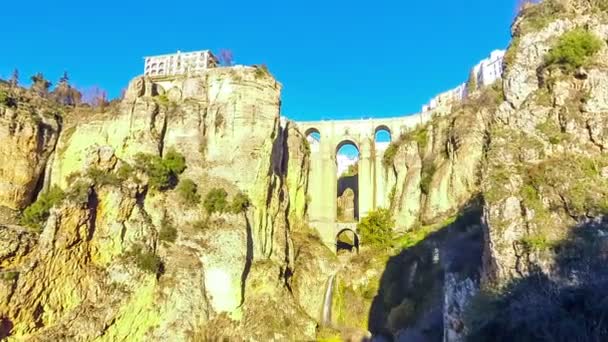 新的桥梁 (Puente 索) 在朗达, 安达卢西亚, 西班牙 — 图库视频影像