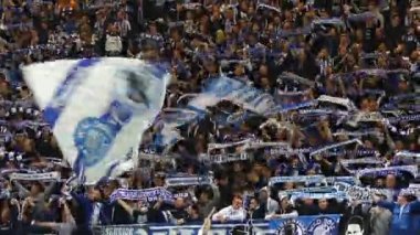 Hertha Berlin futbol ultras tribünlerin üzerinde gerçekleştirmek