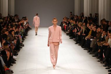 Ukrayna moda hafta Fw18-19: toplama Elena Burenina tarafından