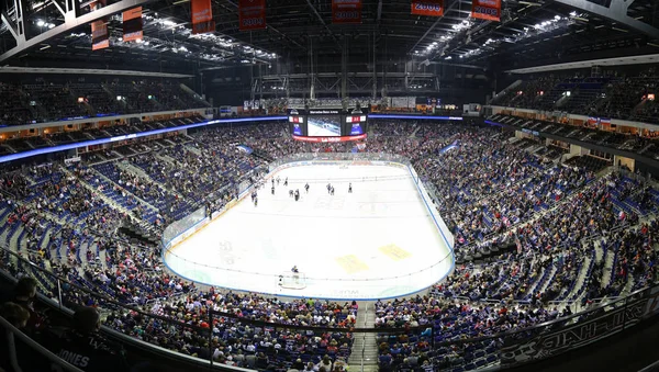 Mercedes-Benz Arena en Berlín durante el partido de hockey sobre hielo —  Fotos de Stock