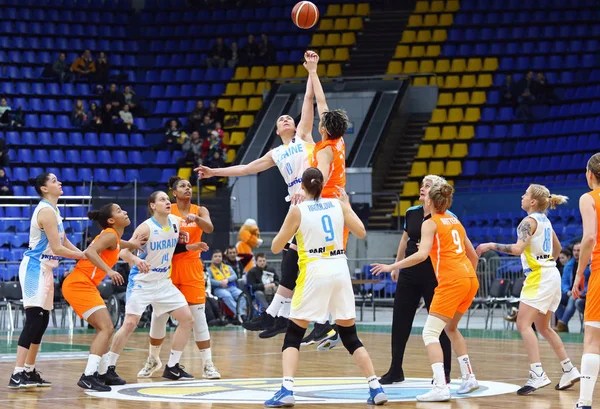 Női kosárlabda-Eurobasket 2019: Ukrajna v Hollandia — Stock Fotó