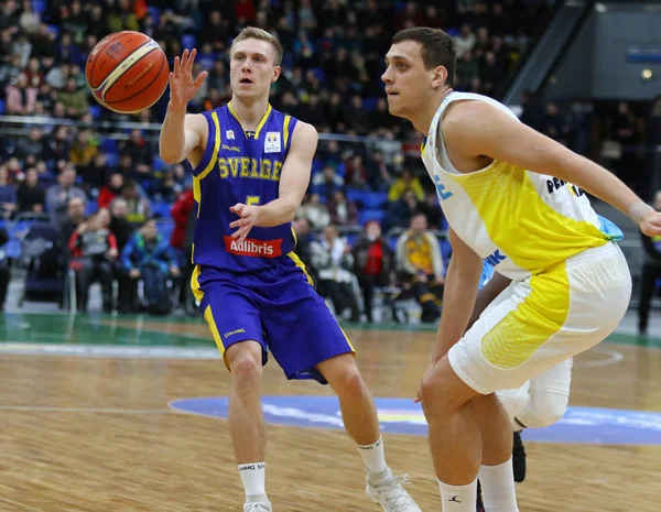 FIBA Dünya Kupası 2019 Elemeleri: Ukrayna v İsveç Kiev — Stok fotoğraf