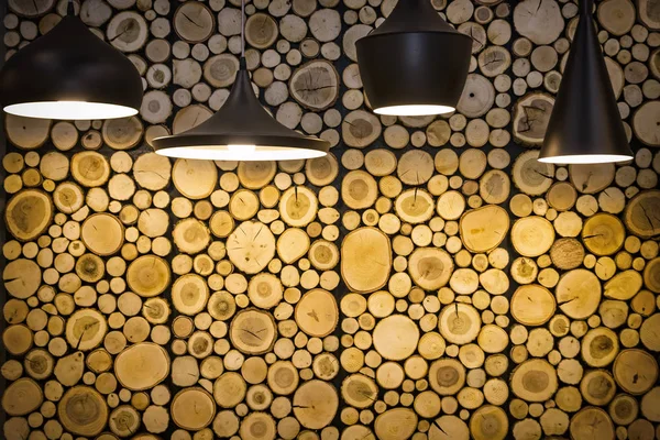 Ściany zdobią drewniane panele dekoracyjne — Zdjęcie stockowe