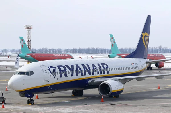 Ryanair-presskonferens på Kiev-Boryspil flygplats, Ukraina — Stockfoto
