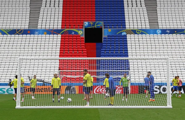 UEFA EURO 2016: Entrenamiento previo al partido de Ucrania en Lyon — Foto de Stock