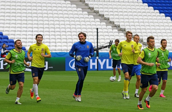 UEFA EURO 2016: Entrenamiento previo al partido de Ucrania en Lyon — Foto de Stock