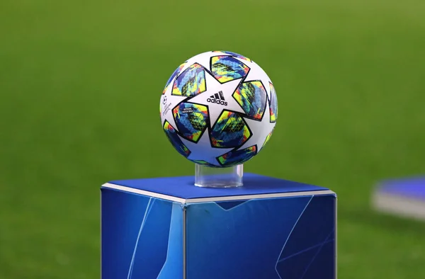 Hivatalos Uefa Bajnokok Ligája meccs labda — Stock Fotó
