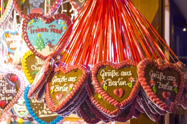 Handmade gingerbread heart cookies - traditional Christmas gift — Stock Photo, Image