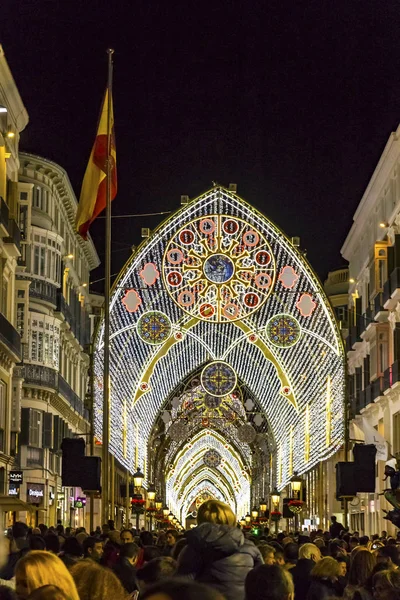 Decoraciones navideñas en las calles de Málaga, Andalucía, España — Foto de Stock
