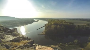 Bratislava, Slovakya yakınlarındaki Tuna ve Morava nehirlerinin etkisi