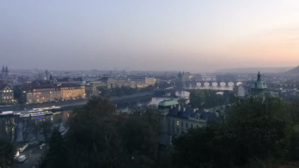 Pražské mosty za soumraku, Česká republika