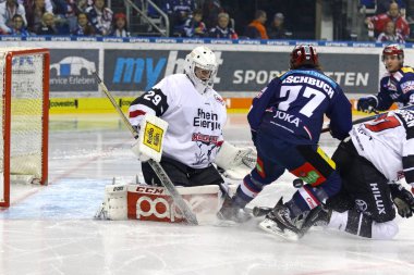 Deutsche Eishokey Liga: Berlin 'de Eisbaren Berlin' e karşı Kolner Haie