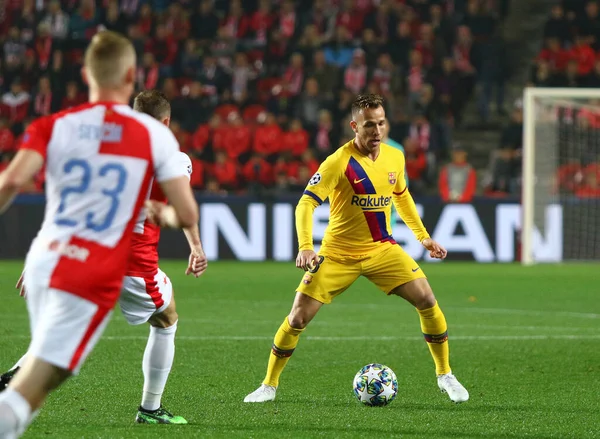 Liga de Campeones de la UEFA: Slavia Praha v Barcelona —  Fotos de Stock