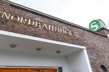 Berlin S-Bahnhof Nordbahnhof tren istasyonu Berlin, Almanya