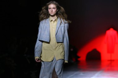 Ukrayna Moda Haftası Fw20-21: koleksiyon: Przhonskaya