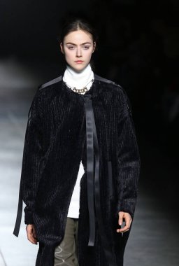 Ukrayna Moda Haftası Fw20-21: koleksiyon: Elena Burenina