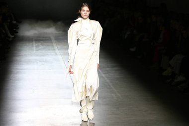 Ukrayna Moda Haftası Fw20-21: koleksiyon: Elena Burenina