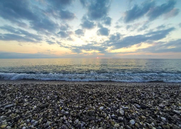 Denizin üzerinde gün batımı — Stok fotoğraf