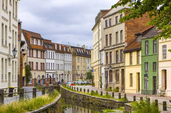 На улицах старого города Висмар, Германия — стоковое фото
