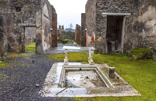 Romjai az ókori római város, Pompei, Olaszország — Stock Fotó