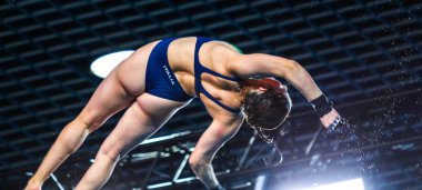 Kyiv, Ukrayna - 6 Ağustos 2019 - İtalyan Sarah Jodoin Di Maria, Ukrayna 'nın başkenti Kyiv' de düzenlenen 2019 Avrupa Dalış Şampiyonası Bayanlar 10 metre Platform Finali 'nde sahne aldı.