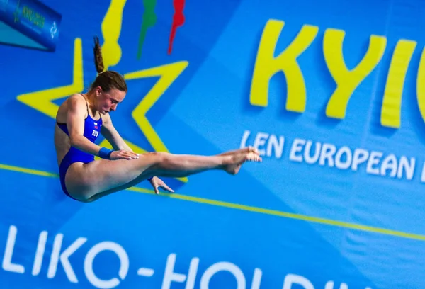 乌克兰基辅 2019年8月6日 俄罗斯的Ekaterina Beliaeva在2019年乌克兰基辅欧洲跳水锦标赛女子1000米跳台决赛中表演 — 图库照片