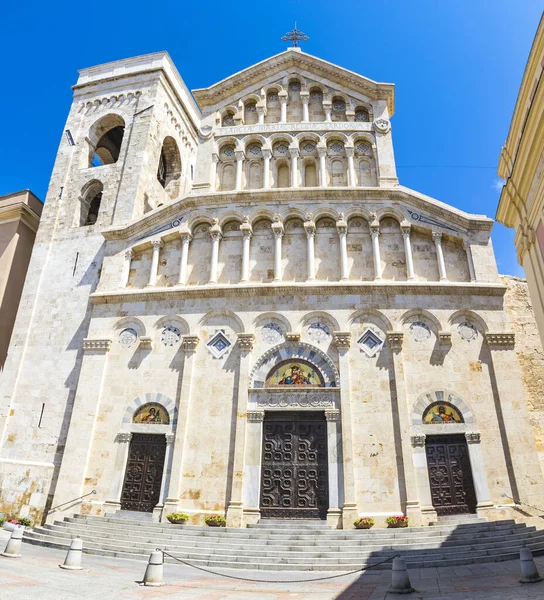 Здание Кафедрального Собора Кальяри Cattedrale Cagliari Город Кальяри Остров Фелиния — стоковое фото