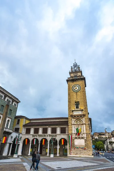 Bergamo Itálie Dubna 2019 Tower Torre Dei Caduti Nachází Náměstí — Stock fotografie