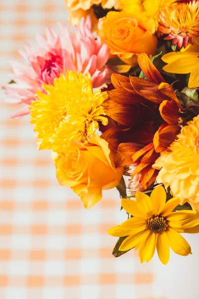 Flores de otoño amarillentas — Foto de Stock