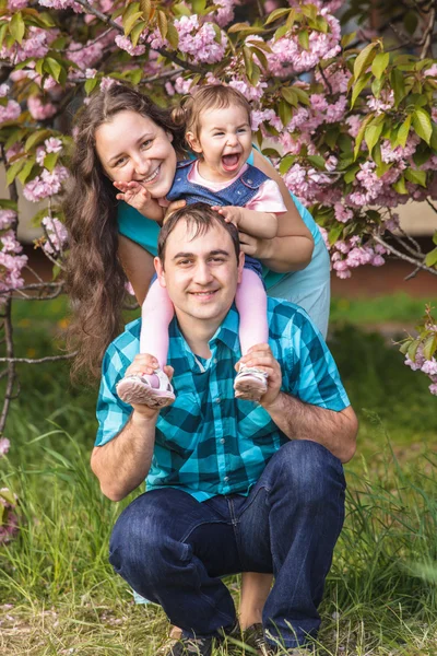 Happy family outdoor — Stock Photo, Image