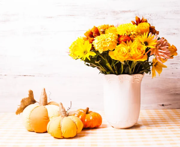 Autumn decor on table — Stock Photo, Image