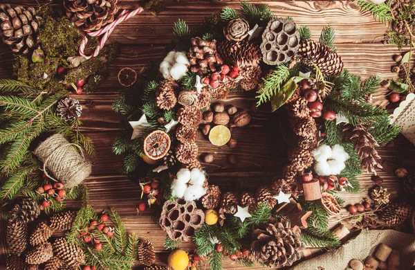 Nature wreath making — Stock Photo, Image