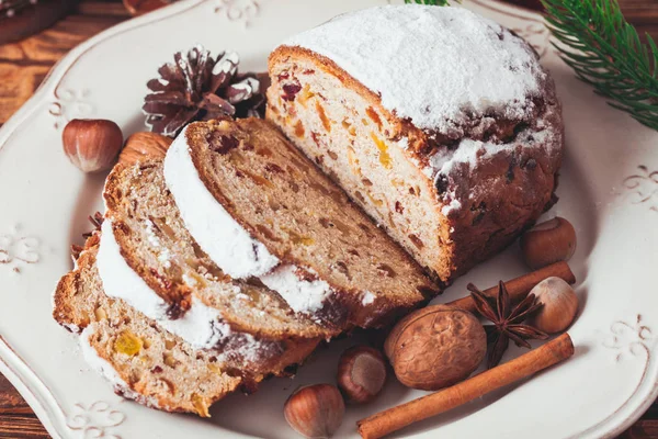 Рождественский торт - Stollen — стоковое фото