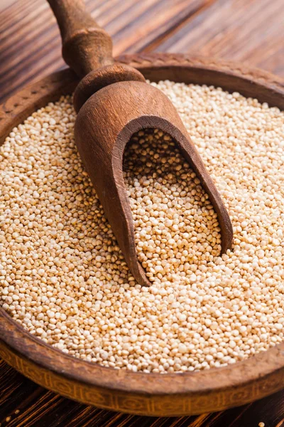 Haufen Quinoa-Getreide — Stockfoto